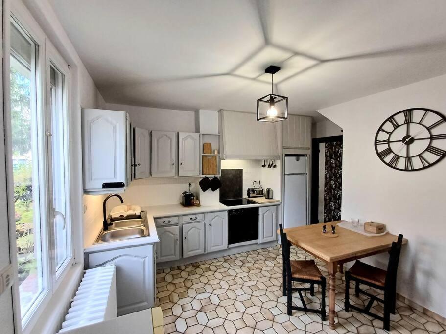 Maison De Village Avec Jardin Torpes  Exteriör bild